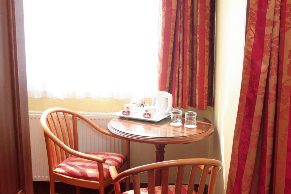 Logis Hotel Hamiot Boulogne-sur-Mer Zimmer foto